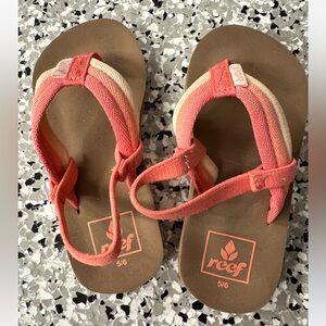 EUC Reef toddler flip flop sandals - size 5/6